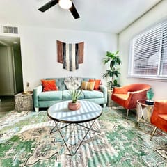 USt5 · Remodeled 2BR · Ground Floor · Gated · Walk to Midtown