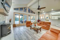 Applemont · 5300 sqft Mansion, Pool, Hot Tub, Game Room, 6 Acres