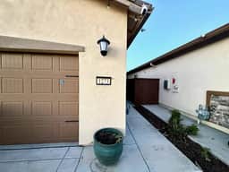 Private Guest Suite · Quiet Woodland Neighborhood