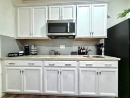 Brownell · Private Guest Suite · Quiet Neighborhood · Woodland