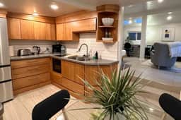 Cottage · Mid-Century Modern · Cal King · Garden Setting · Carmichael