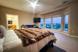Humbug · 5BR · Valley Views · 2 Kitchens · Game Room · Auburn