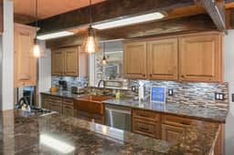 MeadowVale · 4BR Tahoe Retreat · Arcade · 2 Fireplaces · Huge Yard