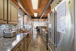 MeadowVale · 4BR Tahoe Retreat · Arcade · 2 Fireplaces · Huge Yard