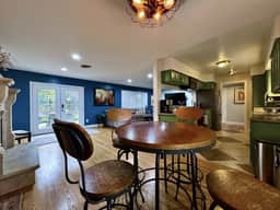 Riverview · Hot Tub · Huge Fenced Yard · EV Charger · Near DT Sac