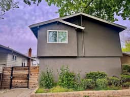 WSt5 · Remodeled 2BR Midtown · Walk to Everything · Secure Parking