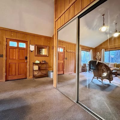 Aaron · Cozy Tahoe Vista Cabin · Walk to Beach · Pet-Friendly