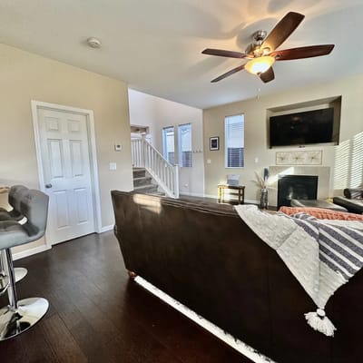 Dragon · 3BR · Garage Parking · 10 Min to SMF & Downtown