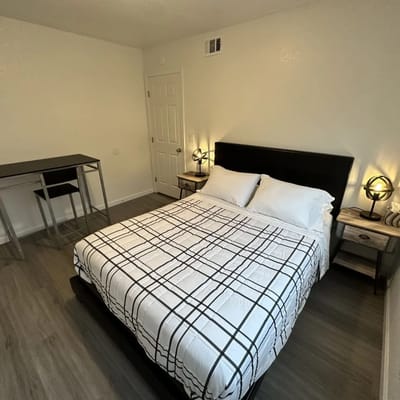 USt8 · Remodeled 3BR · Downtown Sac · Walk to Capitol