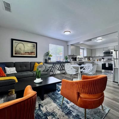 WSt5 · Remodeled 2BR Midtown · Walk to Everything · Secure Parking