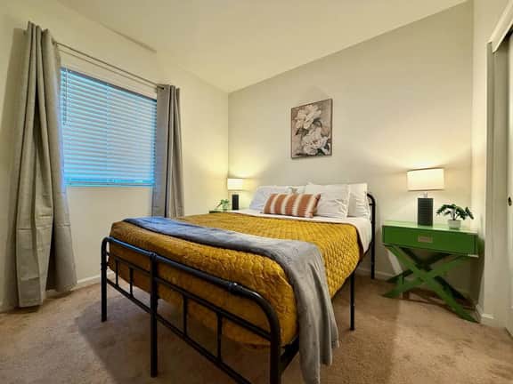 Private Guest Suite · Quiet Woodland Neighborhood