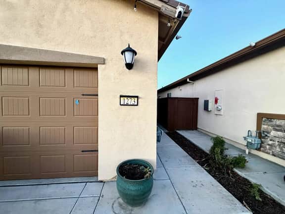 Private Guest Suite · Quiet Woodland Neighborhood