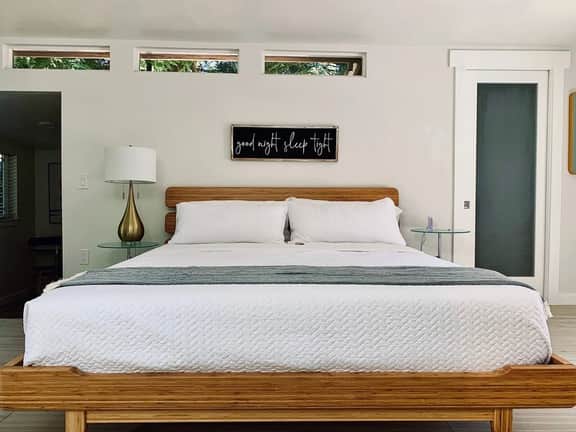 Private Cottage · Mid-Century Modern · Garden