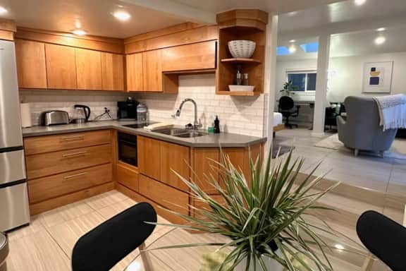 Cottage · Mid-Century Modern · Cal King · Garden Setting · Carmichael