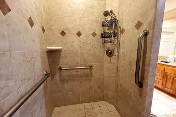 Humbug · 5BR · Valley Views · 2 Kitchens · Game Room · Auburn