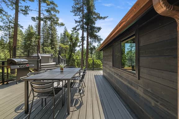 Exquisite Custom Country Home on National Forest