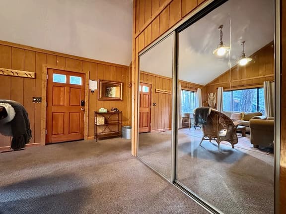 Aaron · Cozy Tahoe Vista Cabin · Walk to Beach · Pet-Friendly