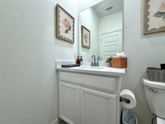 Brownell · Private Guest Suite · Quiet Neighborhood · Woodland