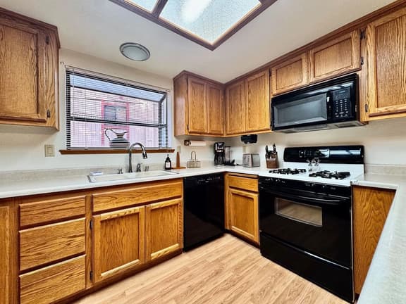 ForestView · 3BR · Fireplace · Near Tahoe · Pollock Pines