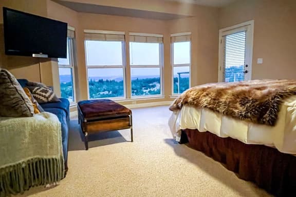 Humbug · 5BR · Valley Views · 2 Kitchens · Game Room · Auburn