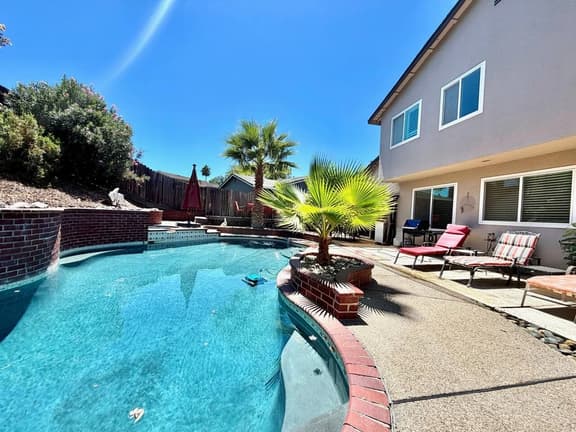 Summer Pool Fun for 12 People - Image 1